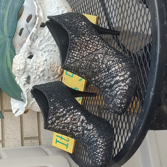 Maurices Heels - Picture 5 of 12